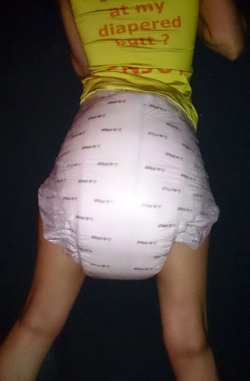 emma-abdl: I was put in superthick padding made of ten diapers and five stu...