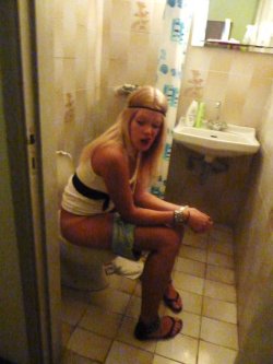 Girl Sitting On Toilet Porn Toilet Pee Porn Tumblr Toilet Pee Porn Tumblr Girls